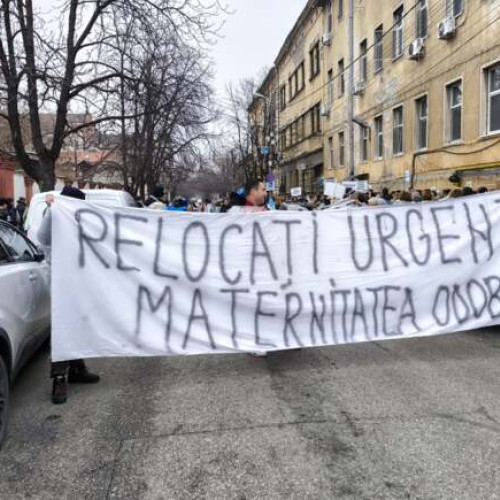 Protest al angajaților de la Maternitatea Odobescu