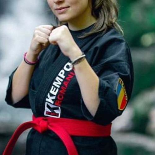 Luptătoarea Jasmina Elena Ciocoiu se pregătește pentru Campionatul European de Kempo în Timiș