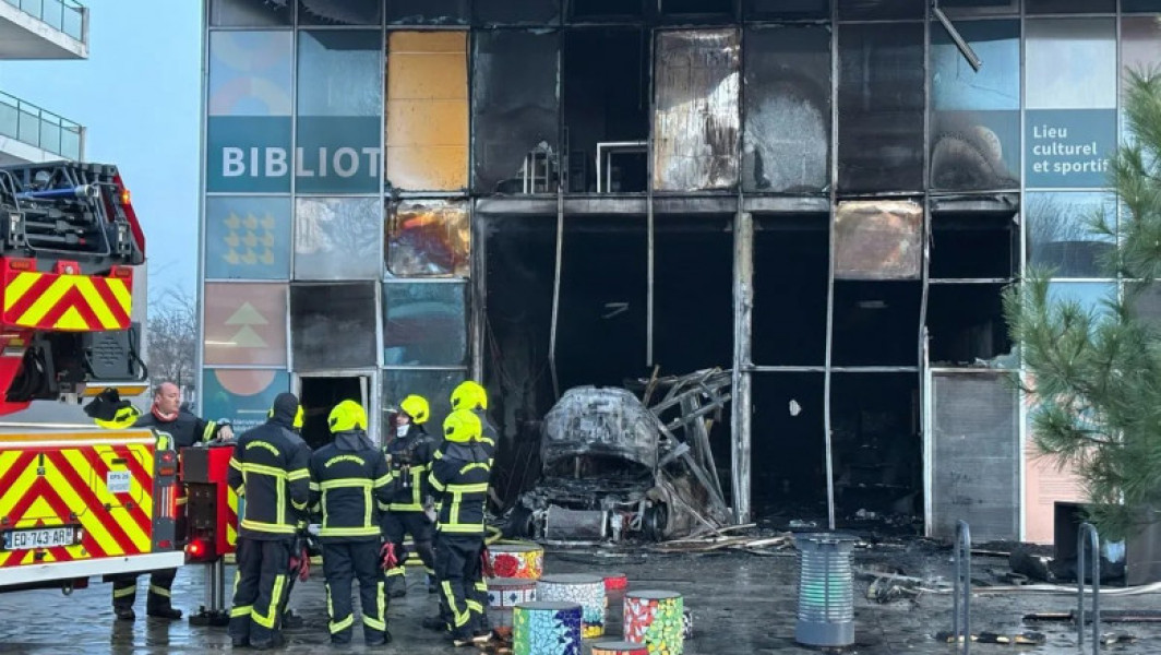 Incendiu devastator la o bibliotecă din Grenoble