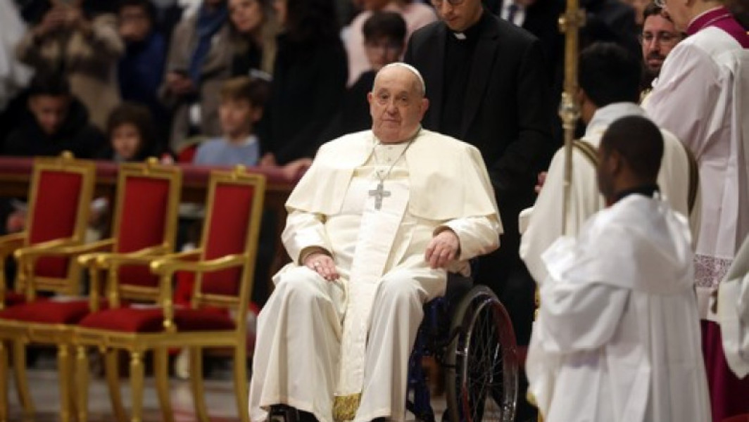 Papa Francisc nu este în afara pericolului. Avertismentul lansat de echipa de medici ai Suveranului Pontif