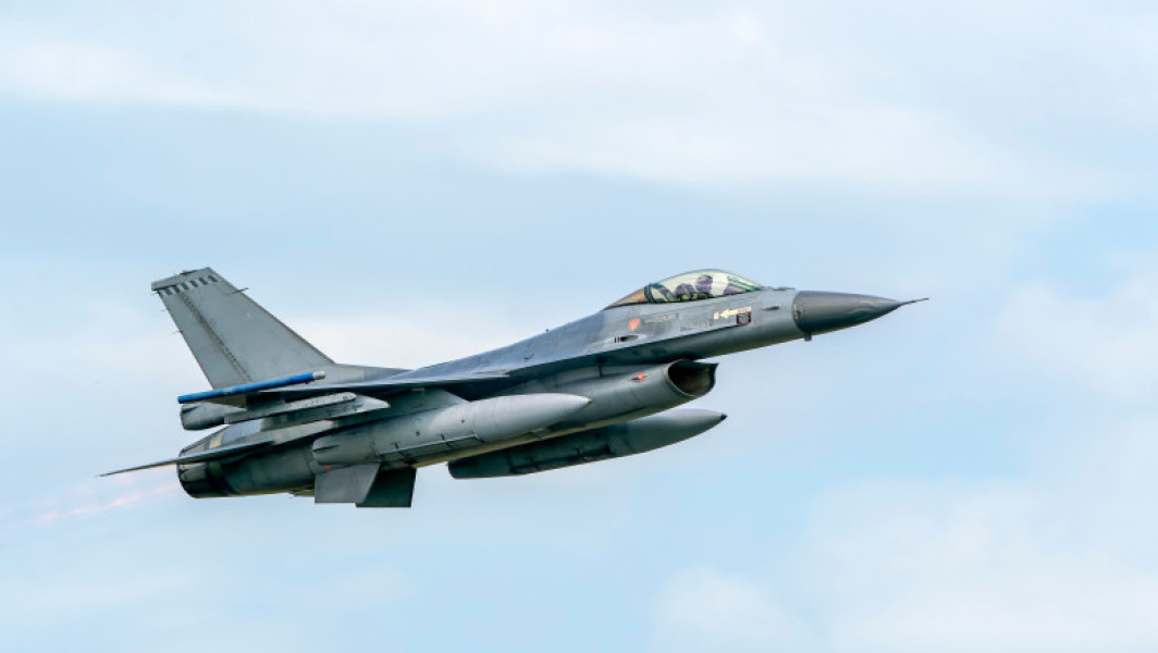 Pregătiri în caz de război. NATO vrea să extindă spre estul Europei un sistem de conducte pentru combustibil, ce se termină în Germania