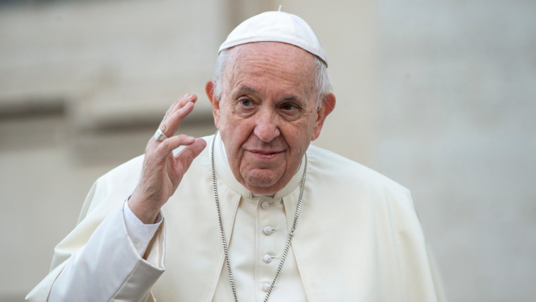 Starea de sănătate a papei Francisc îmbunătățită, dar rămâne critică