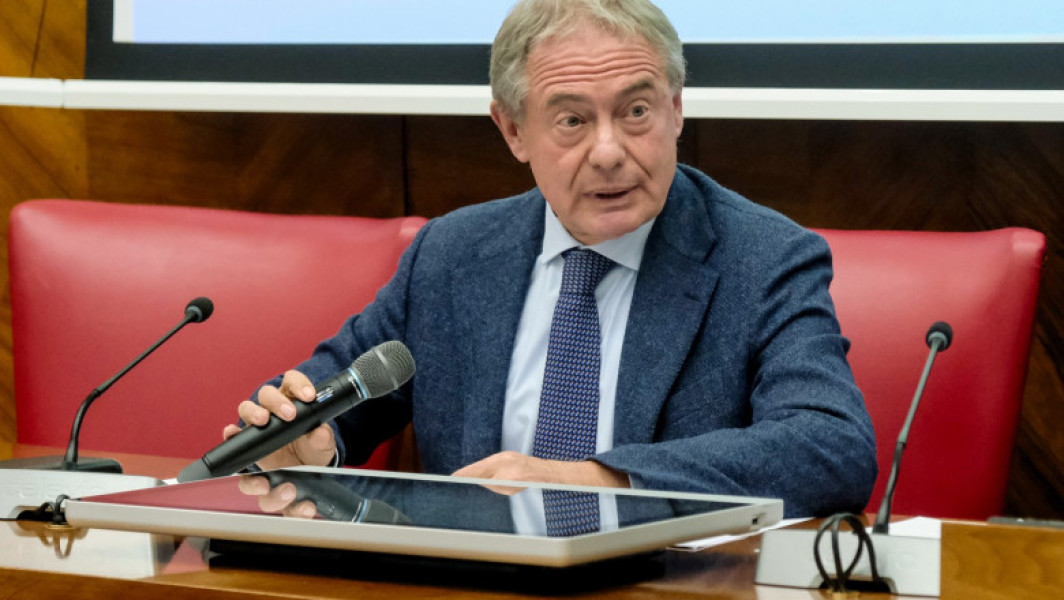 Italia lucrează la un plan industrial pentru conexiunile dintre sectoarele auto, apărare și aeronautică