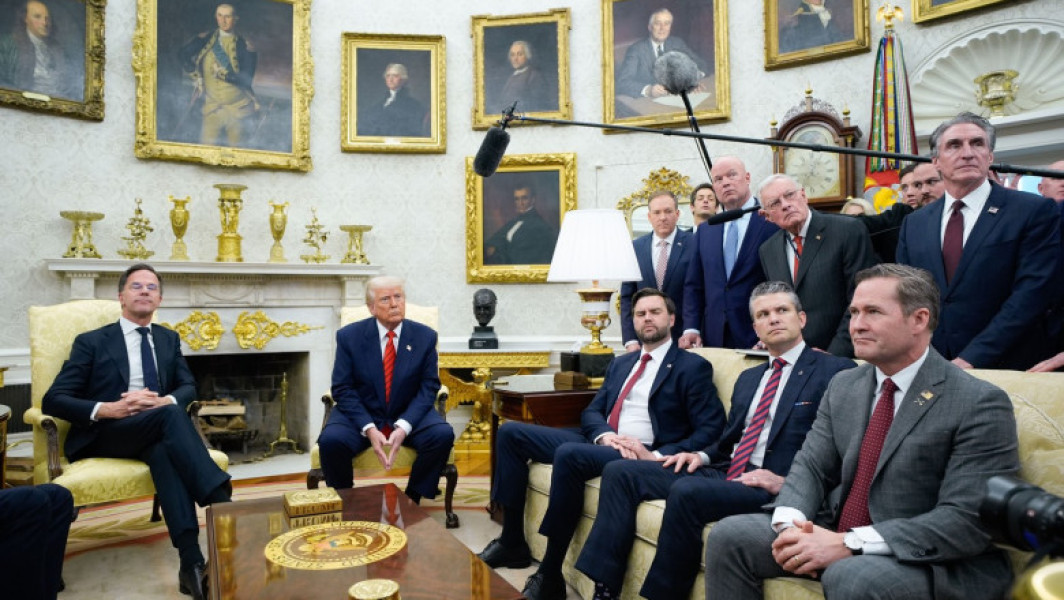 Donald Trump transformă Biroul Oval
