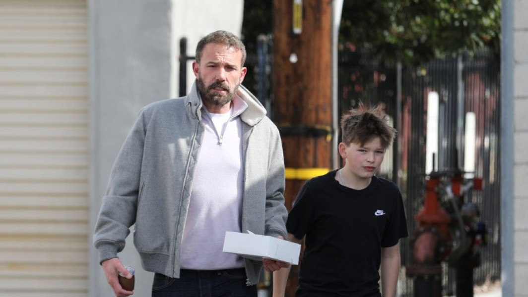 Ben Affleck învață responsabilitatea financiară la băiatul său