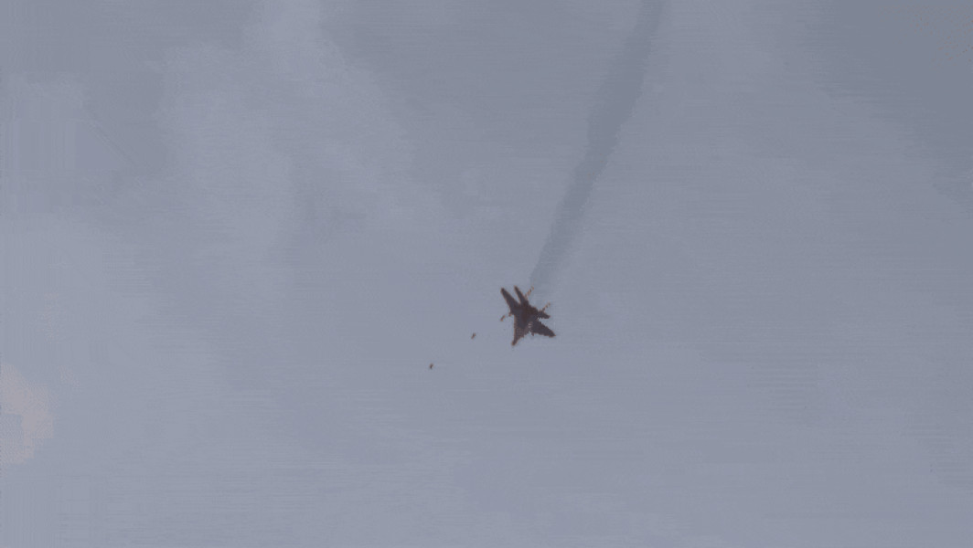 Imagini cu un avion de vânătoare MiG-29 al Ucrainei în misiune de atac
