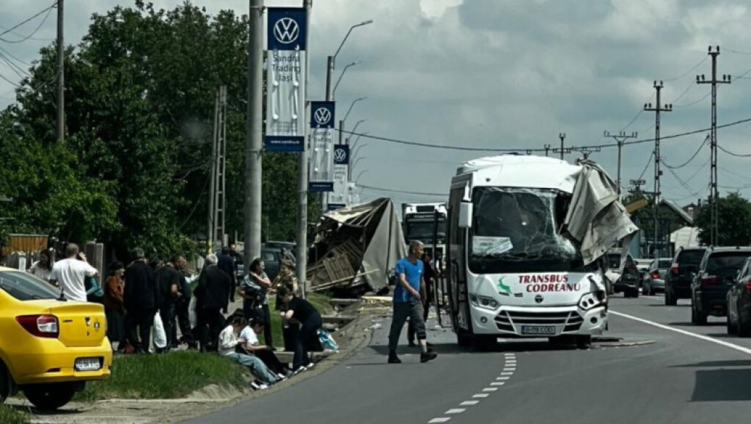 Accident grav la Letcani, implicând un autocamion și un autocar