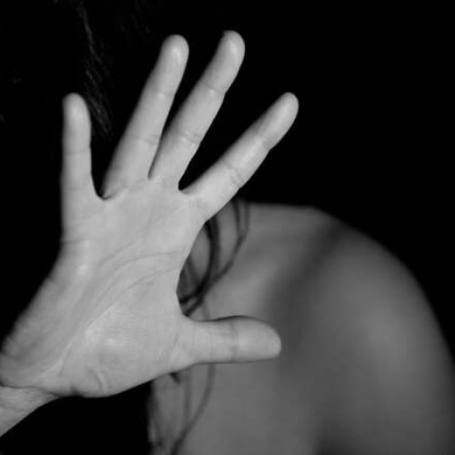 Bărbat cercetat pentru presupusă relație cu minoră în Hunedoara