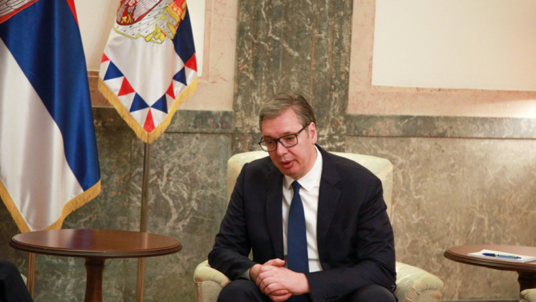 Vucic: Serbia nu va permite exportul de echipamente militare în Ucraina