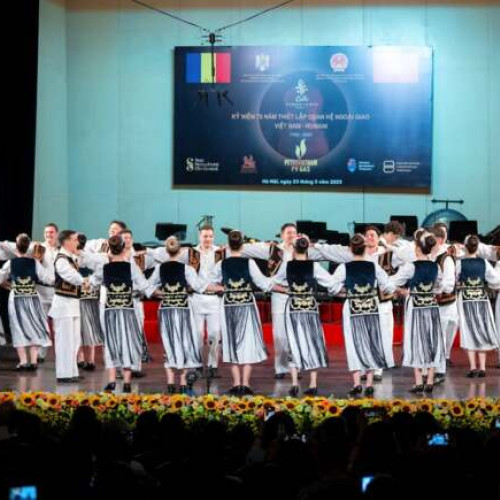 Eveniment cultural cu artiști români și vietnamezi, în prezența oficialităților