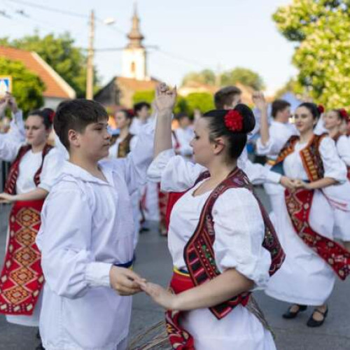 Ruga din Freidorf, eveniment tradițional de suflet, va avea loc duminică, în prima zi de Rusalii, organizat de Primăria Timișoara și Casa de Cultură, în parteneriat cu Arhiepiscopia Timișoarei, potrivit site-ului tion.ro. Evenimentul începe la ora 10:00, cu o slujbă de Sfântă Liturghie la Biserica Pogorârea Sfântului Duh.