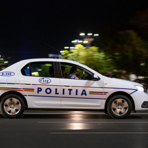 Accident grav pe A1, între Orăştie şi Simeria, între trei autoturisme şi un autotren. Șase oameni, incusiv doi copii, au fost răniți