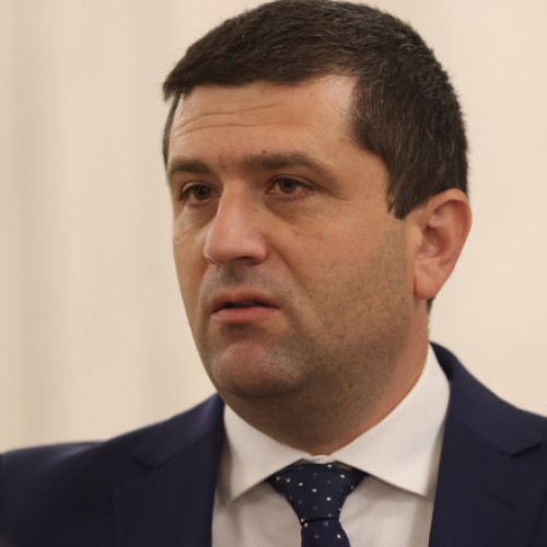 Exclusiv Cum a ajuns un „Incubator de Afaceri” să folosească gratis o clădire a Ministerului Economiei. Radu Miruță: „E jaf la drumul mare”