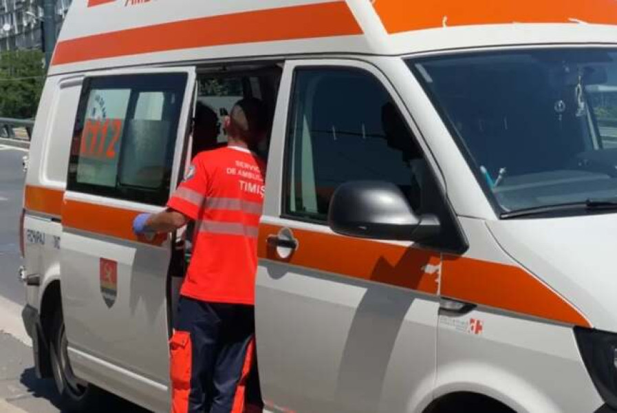 Accident pe DN6 lângă Lugojel: motociclist rănit, șoferul camionului cercetat