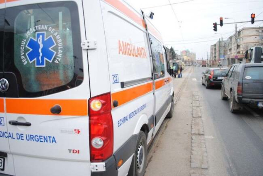 Accident pe bulevardul Liviu Rebreanu: pieton rănit de un șofer de 71 de ani