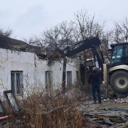 Demolările încep în Zona Girocului pentru O Parcare Nouă