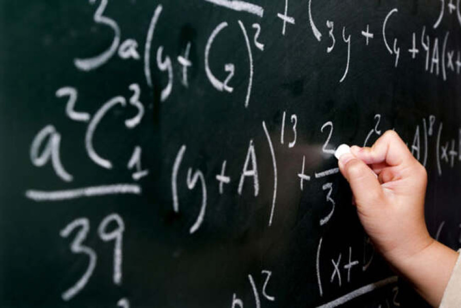 Elev timișorean sprijinit financiar pentru performanțe la tabăra APEX-Maths 2025