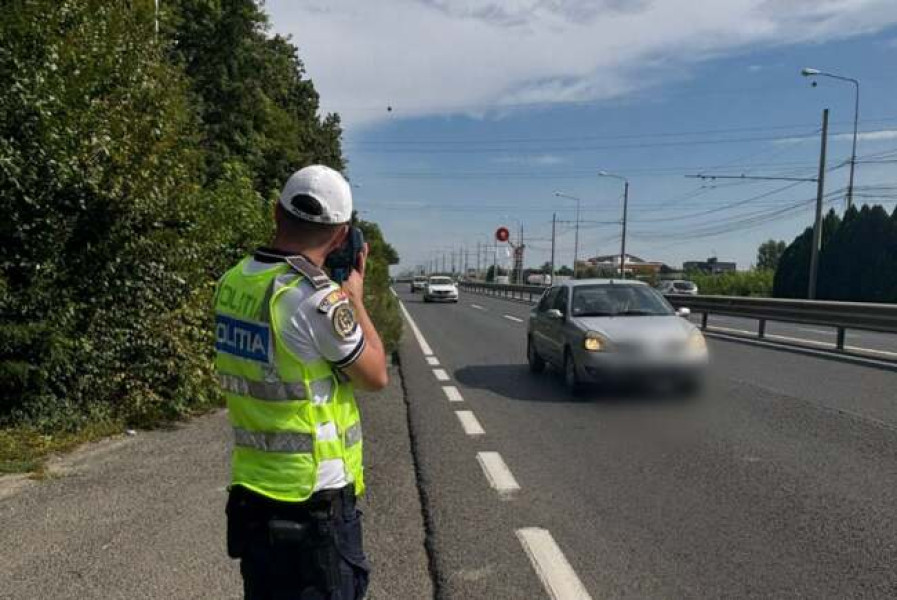 Polițiștii rutieri au aplicat 244 de amenzi pe DN6, între Cenad și Caraș-Severin