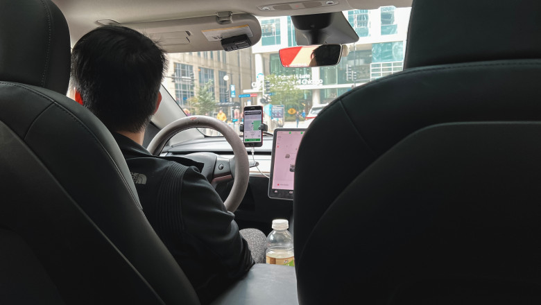 Sute de șoferi din vestul țării implicați într-o schemă de evaziune fiscală investigată de DNA