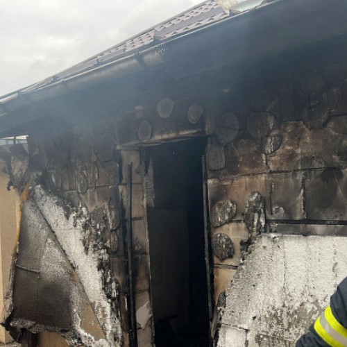 Incendiu la o magazie din Cornetu, o persoană găsită decedată