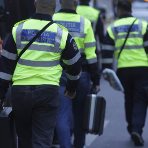 Autoritățile continuă cercetările după explozia de la blocul din Rahova