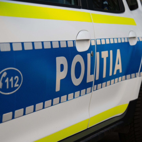 Doi bărbaţi reţinuţi după ce au bătut şi incendiat un bărbat în Timiş