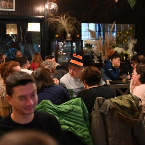 Seri tematice de quiz la Vineri 15, muzică luni și Halloween marți