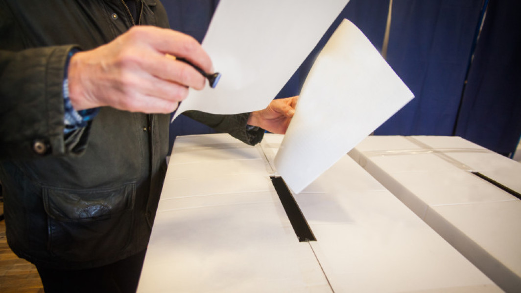 Emil Boc: Referendumul pe pensiile speciale este consultativ, decizia finală aparține CCR