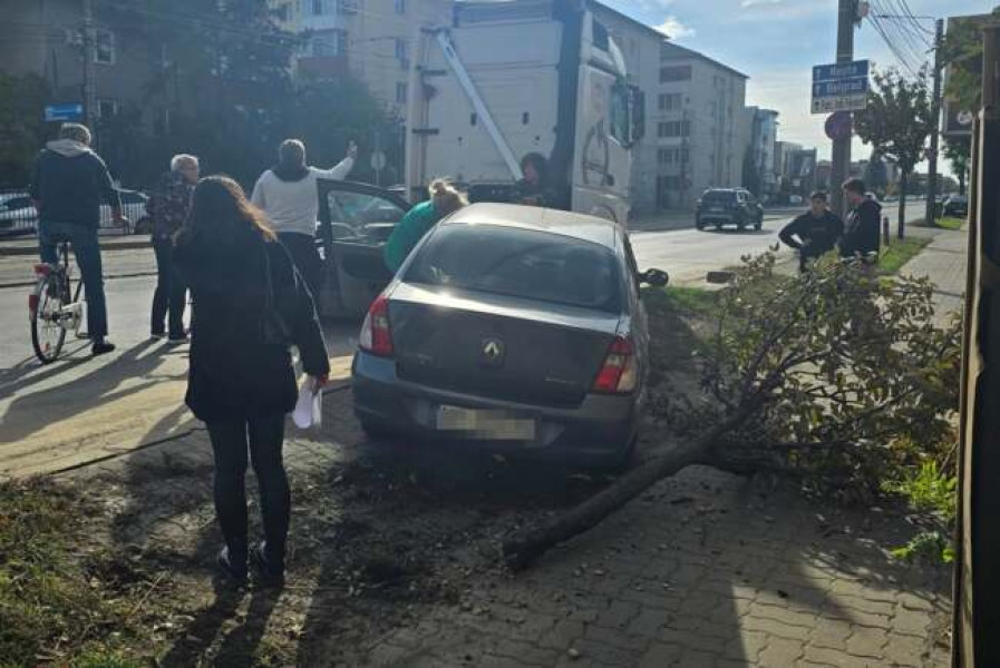 Accident pe bd. Liviu Rebreanu: un șofer rănit și dosar penal deschis
