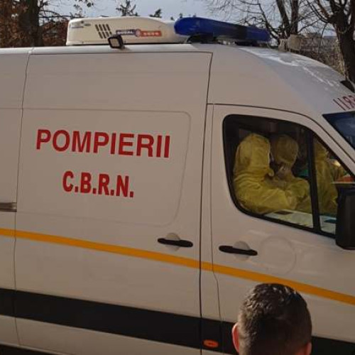 Material radioactiv identificat în curtea unui laborator din Timișoara. Echipajul CBRN a delimitat zona