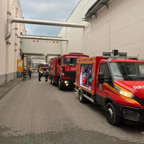 Incendiu la fabrica Continental din Pădurea Verde, pompierii s-au mobilizat cu 6 autospeciale de stingere, 2 autospeciale de primă intervenție și comandă și un motoventilator