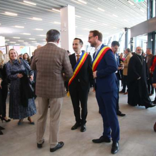 Inaugurarea noului terminal Schengen din Aeroportul din Timișoara: Fritz și Nica izolați de conducerea PSD-PNL